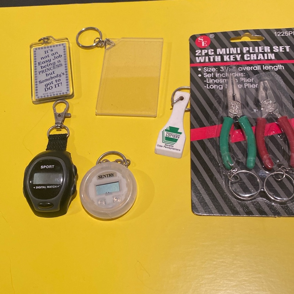 Vintage Lot of 6 Keychains & Tag